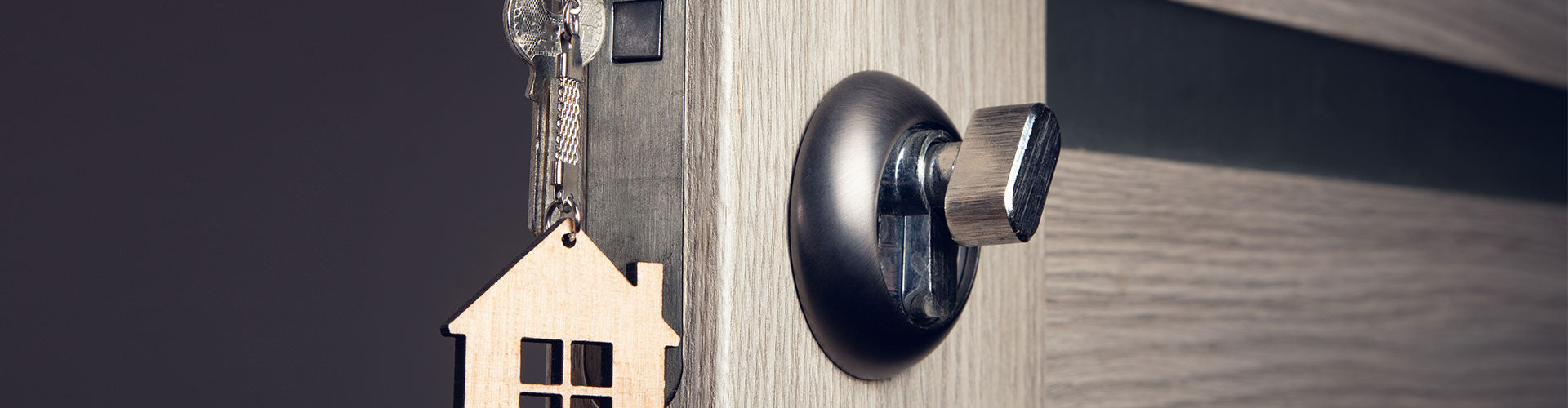 Como instalar una puerta acorazada en 9 pasos