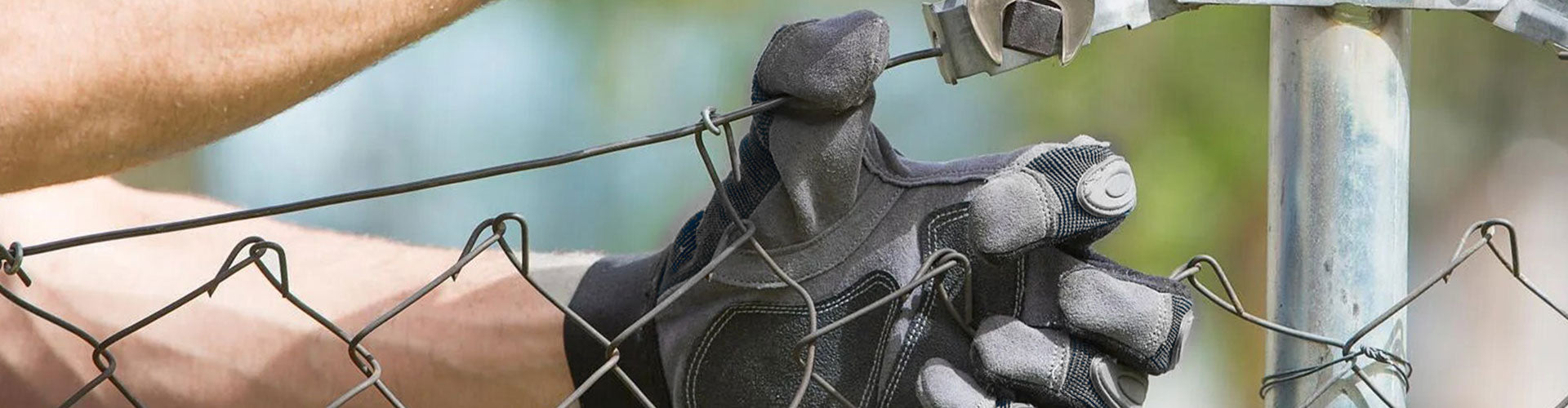 Cómo poner los alambres de tensión en una malla metálica