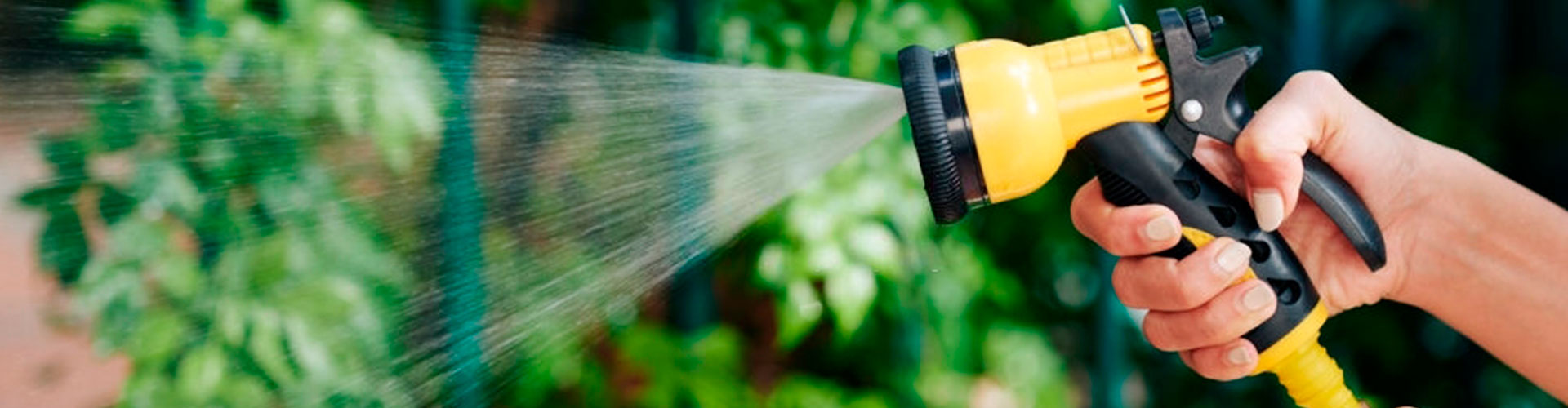 Cómo limpiar una valla metalica de jardin